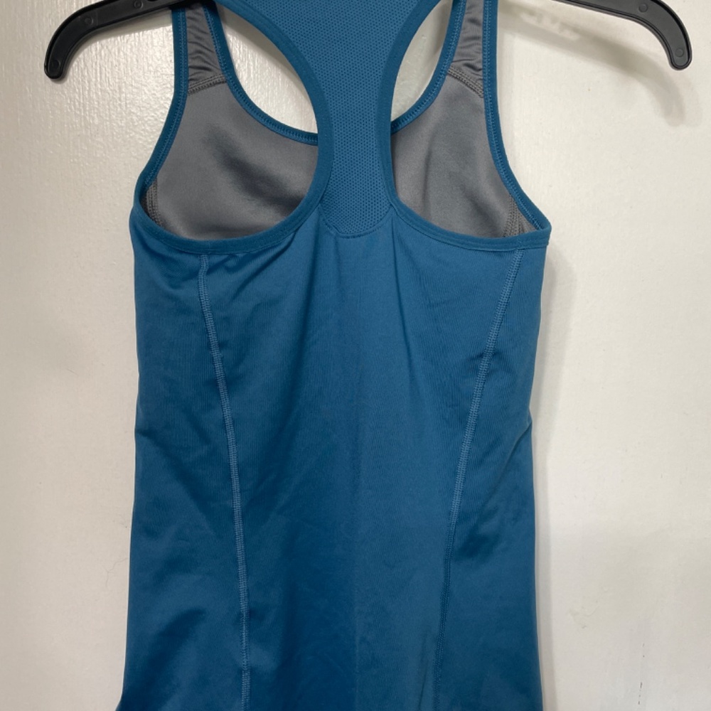 Compression tank top - Picture 4 of 6